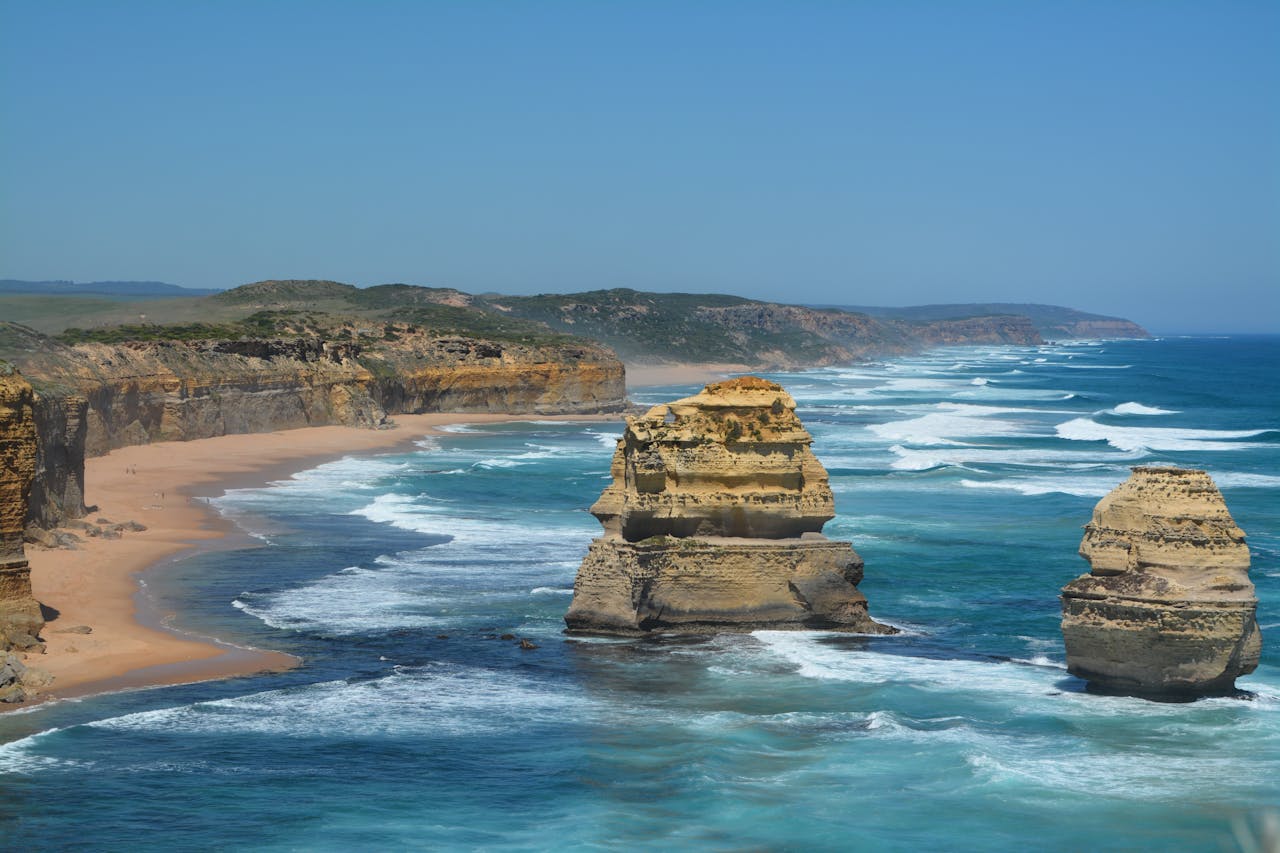 Australia eSIM plans for travel - photo of Australian oceanside with rock formations