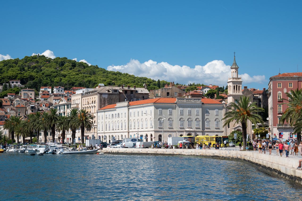 Best eSIM for Croatia - photo of Croatia cityscape along the shoreline
